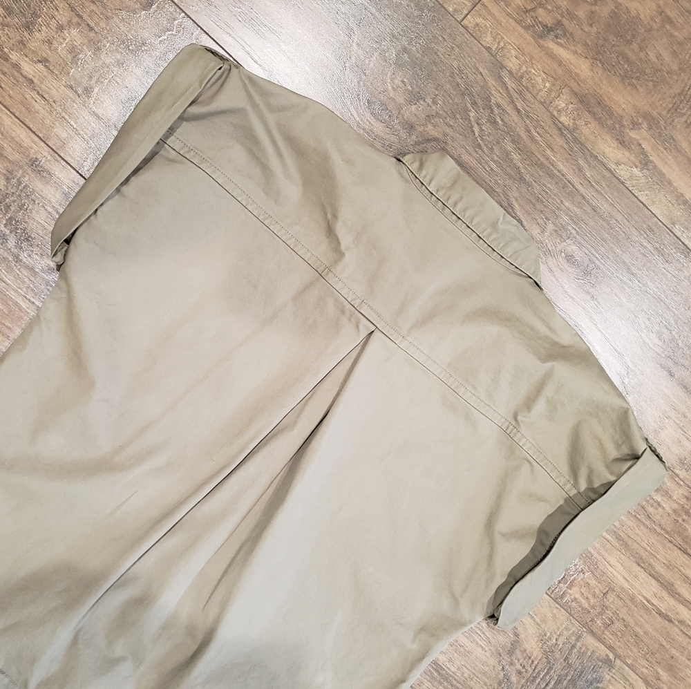 BANANA REPUBLIC Safari Green Boxy Cotton Button Down Short Sleeve Shirt Size M - Picture 10 of 10